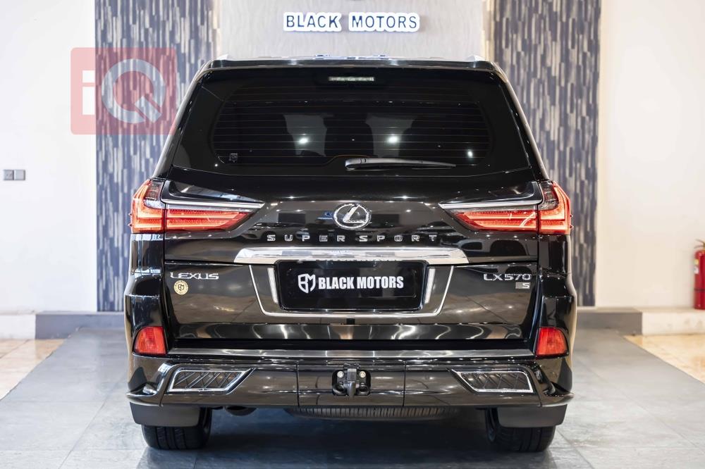 Lexus LX